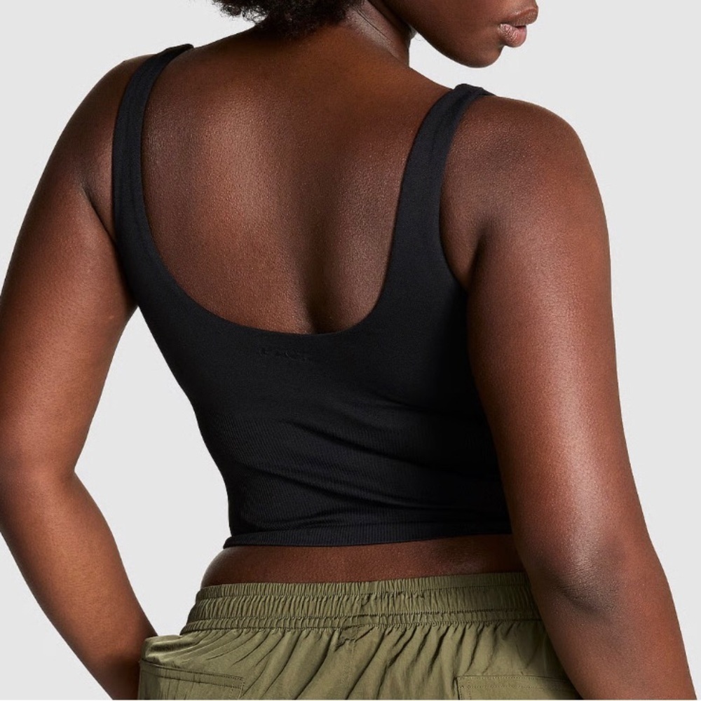 Black Square Neck Ribbed Tank Top - Picture 2 of 7